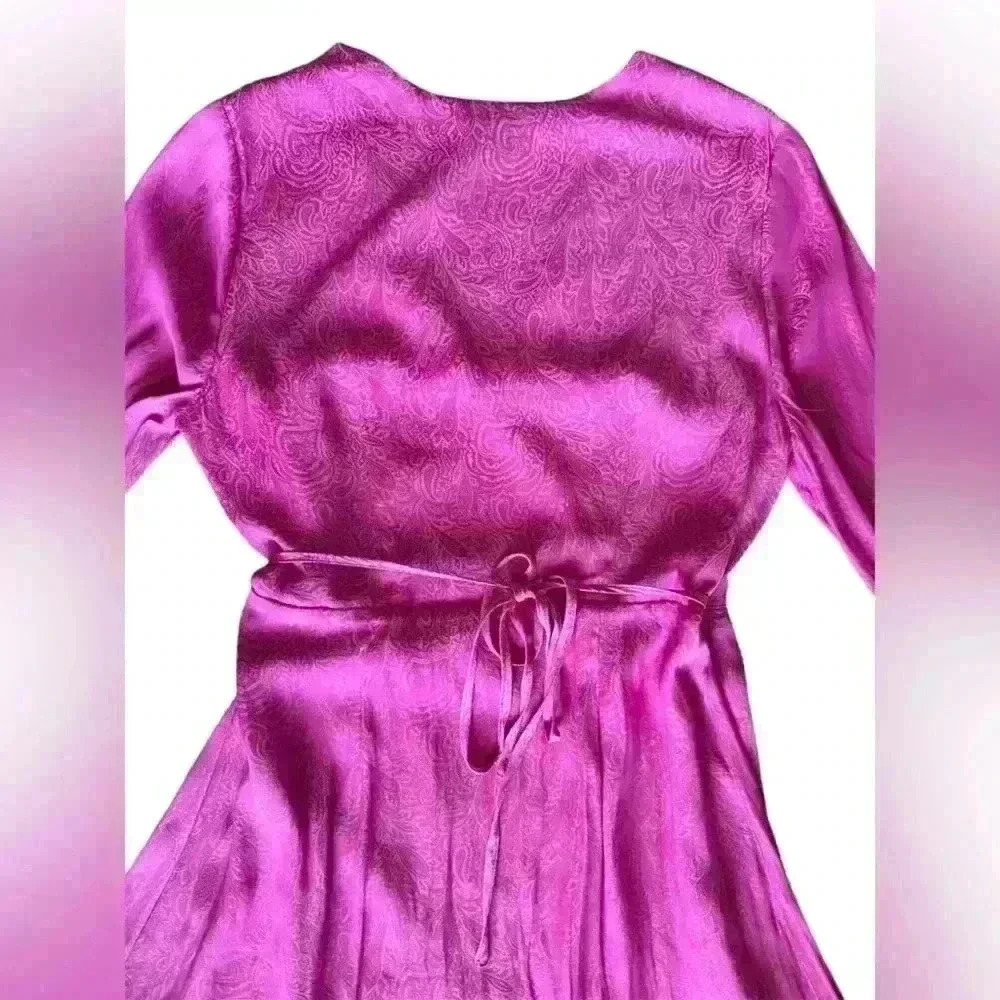 GUESS Medium Women's Hanna Collection PINK FUCHSIA PAISLEY WRAP DRESS NWT - Picture 6 of 9